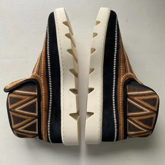 NEW Bernardo Drea Embroidered Bootie Black Brown Tobacco Suede Women's Size 7.5 - Picture 9 of 13